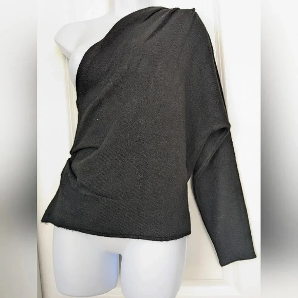 ASTR The Label Asymetrical Puff Sleeve Top NWT - Picture 6 of 12